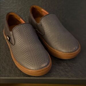 Venettini Kids Gray and Brown Slip-On Loafers